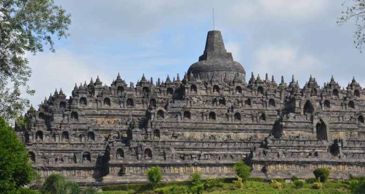 Rekomendasi Destinasi Wisata Lokal Indonesia yang Wajib Dikunjungi!